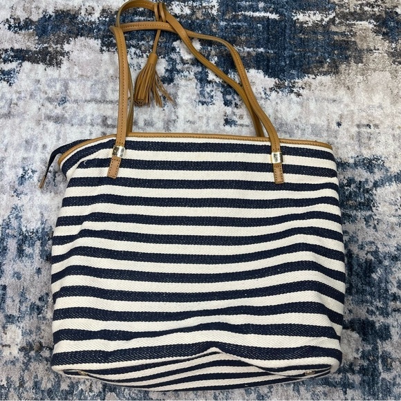 Chicos Embroidered Floral Stripes Casual Lightweight Large Shoulder Vacation Bag - Picture 9 of 11